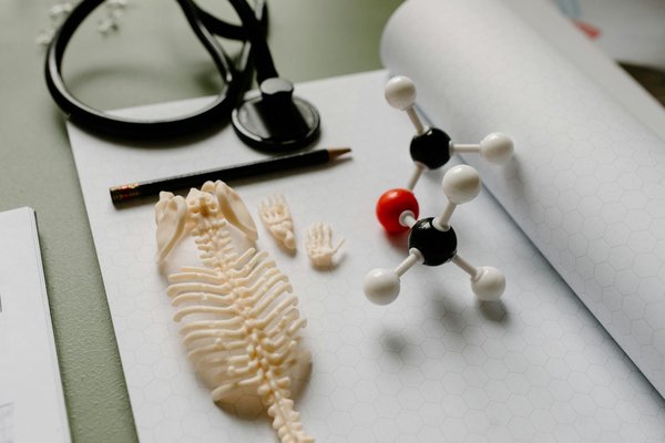 Découvrez comment l'hypnothérapie peut offrir un soulagement durable des douleurs chroniques !